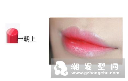 美宝莲三色口红怎么涂 轻唇膏咬唇系列试色图片