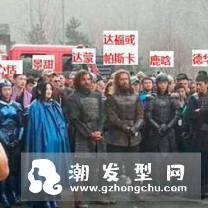 王俊凯蓝色头发是什么样的 蓝色头发图片来袭