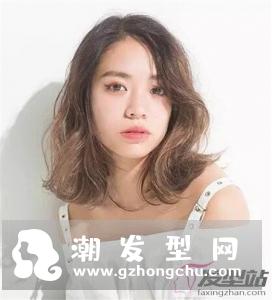 2018流行什么发型 气质纹理感短卷发