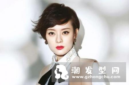 中长发散着怎么弄好看 打理发型有一套路人也能变女神