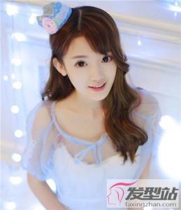 可爱型卷发发型女 减龄显嫩女生卷发发型