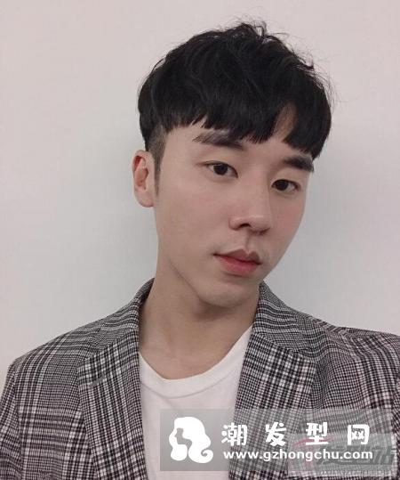 今年最流行的发型男 帅气黑发造型man味喷炸
