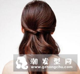 卷发头顶蓬松造型 修颜塑型两不耽误