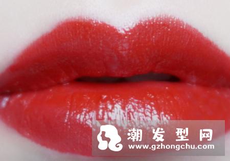 复古红口红适合学生吗 会很艳吗