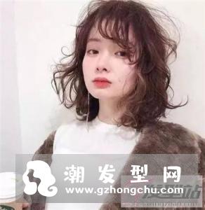 复古羊毛卷短发 慵懒风也可以女人味十足