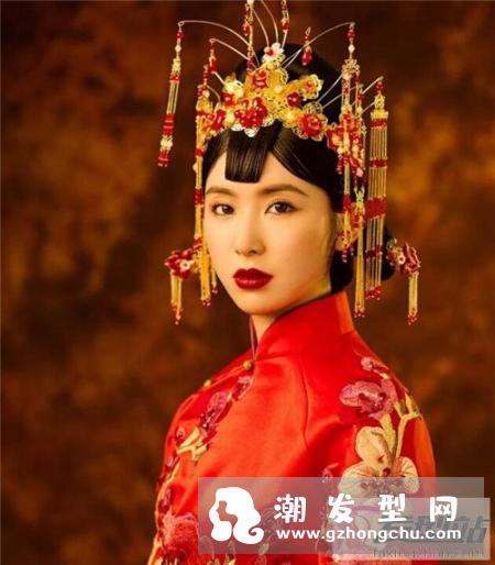 2020年新娘妆发流行趋势 中式轻奢复古新娘造型