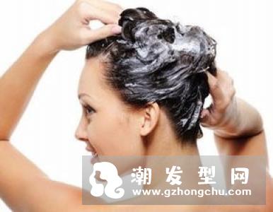 头发洗几遍比较好？时尚总监护发心得