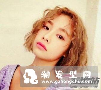 C卷内扣韩式短发 卷出灵动弧线美