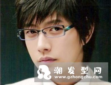 男生发型学生 帅气短发晋升校园男神