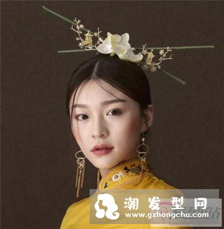 古风中式新娘发型 典雅秀禾新娘妆发图片