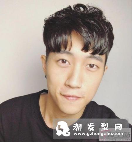 适合秋季男士发型推荐 完美解决脸长、脸小问题