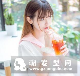 女生亚麻色头发图片 长直发卷发都好看