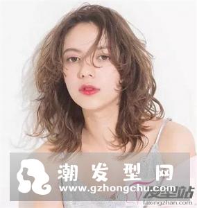 2018流行什么发型 气质纹理感短卷发