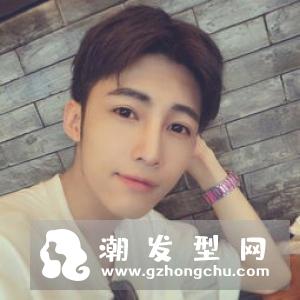 男士中分发型打理教学 男生蓬松中分发型这样弄最好看
