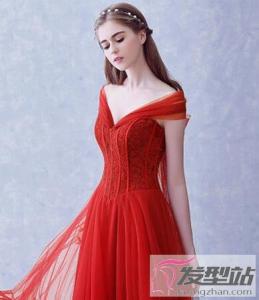 穿红色婚纱配什么发型 简约大方让新娘美貌动人
