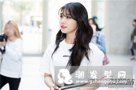 轻熟女最适合的卷发 时尚精致展现神仙气质