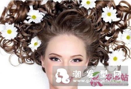 头发出油怎么办 减少头发出油是生活小妙招