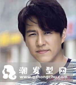 男士三七分偏分发型怎么弄有型 经典偏分头帅气百搭凸显潮范