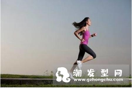 原地跑步的正确姿势 和跑步的区别哪个好