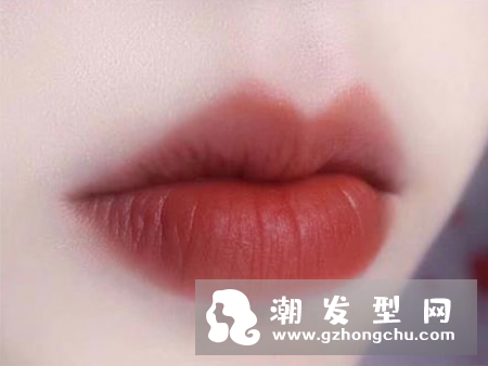 阿玛尼唇釉405是什么颜色 上唇试色图片