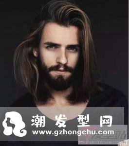 男生留长发有几种发型 颠覆性别观念诠释时尚风潮