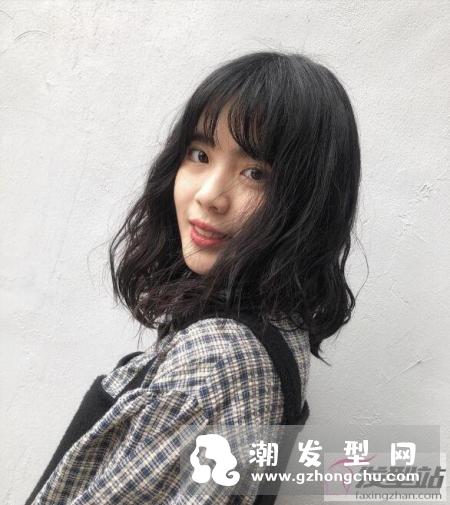 2019年可卡卷发型很流行 无论是长短发都能给你浪漫慵懒感
