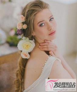 长发新娘怎么编头发 鱼骨辫编发美得够浪漫