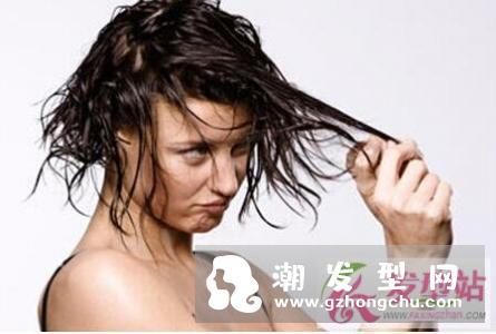 头发出油怎么办 减少头发出油是生活小妙招