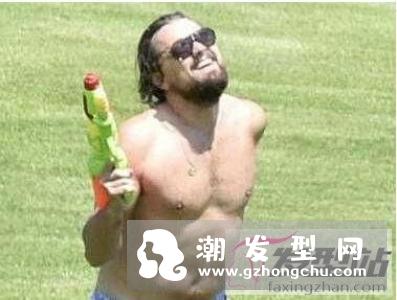 m型发际线的男生发型 学M型发际线男星这样选发型就对了
