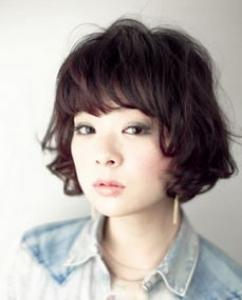 可爱型卷发发型女 减龄显嫩女生卷发发型