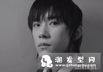 易烊千玺长发发型叫什么 同款中长发发型图片