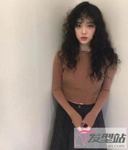 ins风中长发卷发 洋气修颜就是最美小仙女