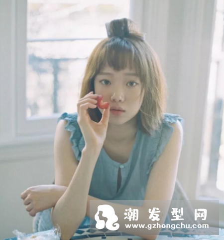 减龄扮嫩刘海图片 洗发前梳头能减少头发脱落吗