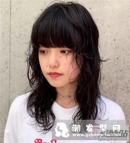 发量少适合什么发型  上短下长层次感显丰盈