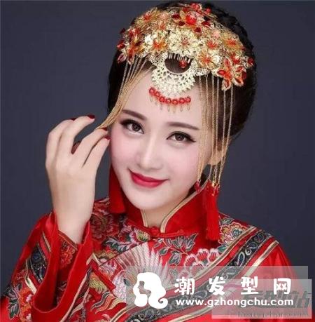 传统经典中式新娘发型 高贵端庄新娘妆发图片