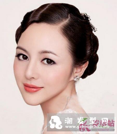 新娘盘发发型图片大全 蓬松花苞头盘发奢华迷人