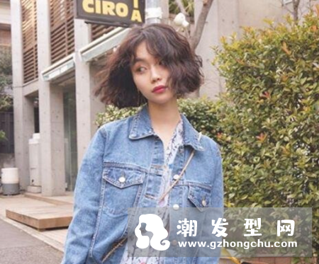 小波浪卷中长发头发图片 怎么打理