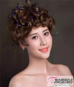 短发怎么做新娘造型好看 短发新娘子结婚当天发型太美了！