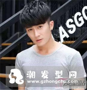 男生刘海发型两边剃掉 用刘海诠释帅气男人味