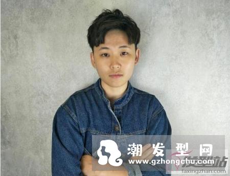 男生千万不要跟风中分？复古潮味中分发型随手拨都有型！