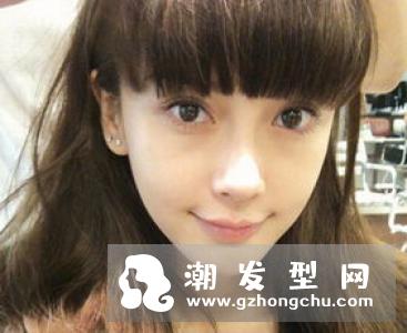 刘海烫卷有哪些发型 中分刘海怎么卷