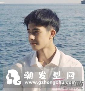 适合16岁长脸男生发型 洋气活泼打造阳光少年
