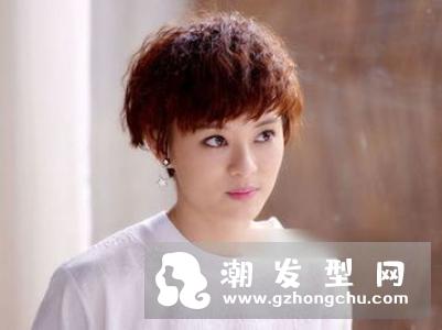 曹云金最新发型叫什么 泡面卷发型图片