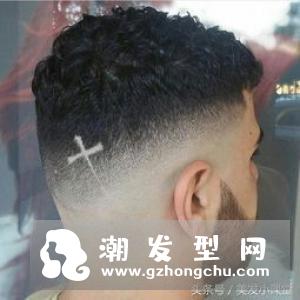 帅哥都在剪的发型 两面三面剃一半帅到炸