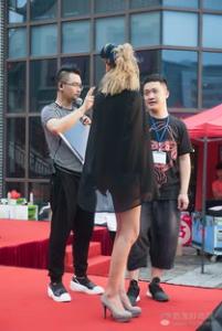 女生整形级卷发趋势 一烫美度翻十倍