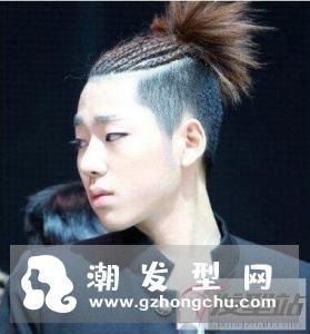男生菠萝头发型 扎小辫的男生超帅