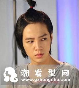男生露额头发型有哪些 是男神就把额头露出来