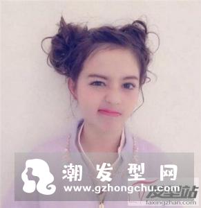 今年卷发流行趋势 “羊毛卷”百搭各风格