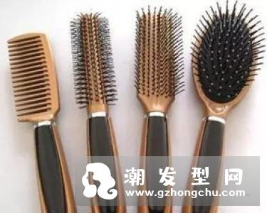 头发毛躁静电脱发怎么办 高科技电动发梳梳出好发质