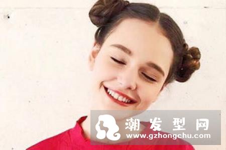 长卷发怎么打理显年轻？避开5个致命错误绝对好看！